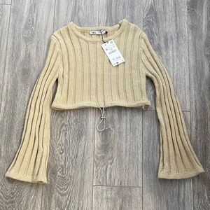 Zara - NWT! Cream Ribbed Knit Bell Sleeve Cropped Sweater - Size M